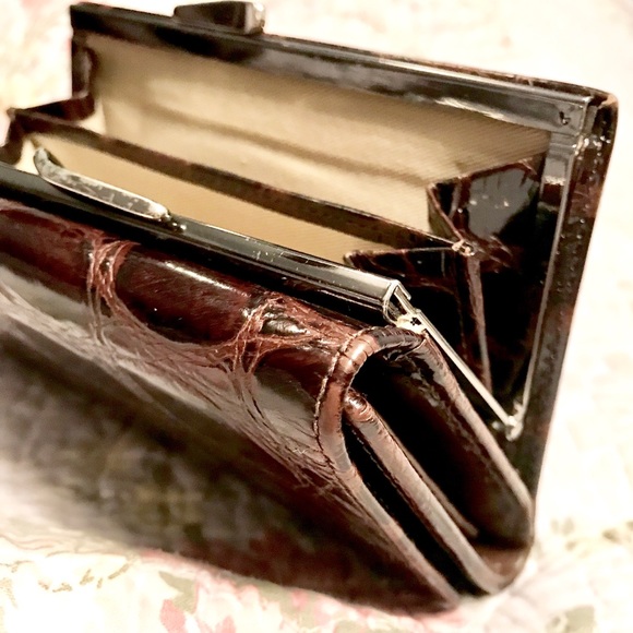 Francesco Biasia Trifold Crocodile Wallet - Picture 5 of 7